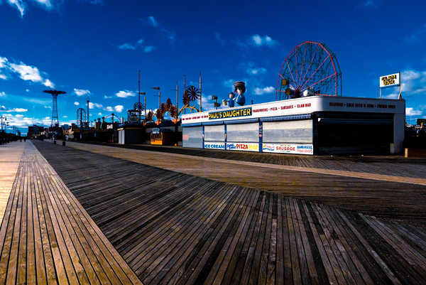 Lines in Coney Island from Guilherme Pontes