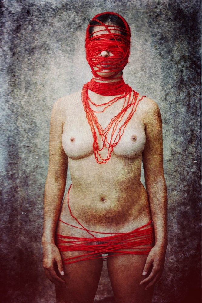 The thin red rope III from Igor Genovesi