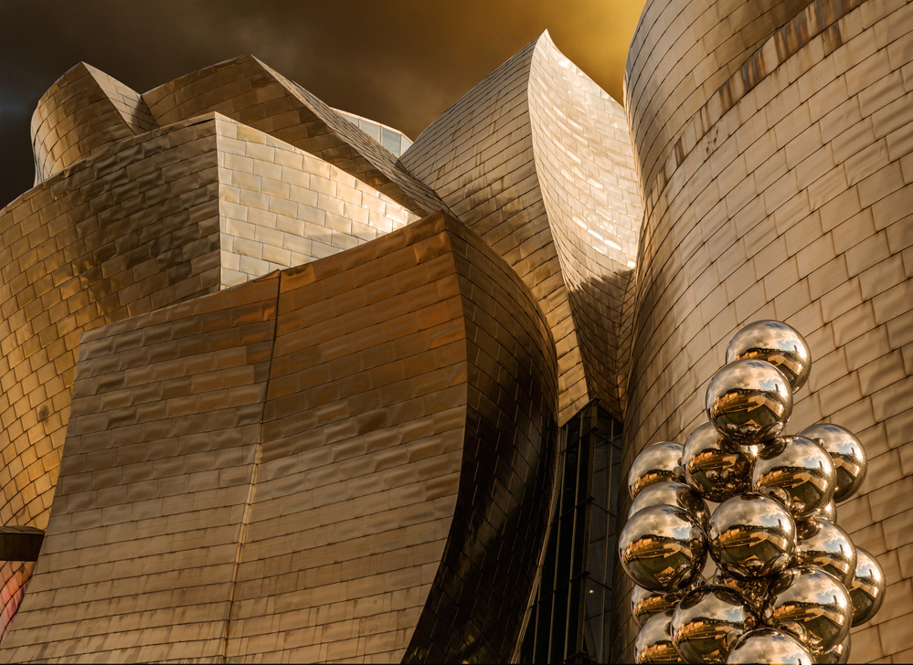Reflections on spheres (Serie Guggenheim Bilbao) from Jois Domont ( J.L.G.)
