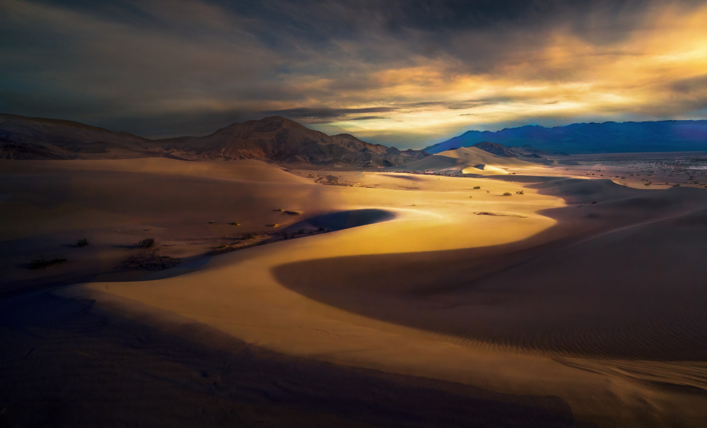 Sand dunes in the sun from Yuan Su